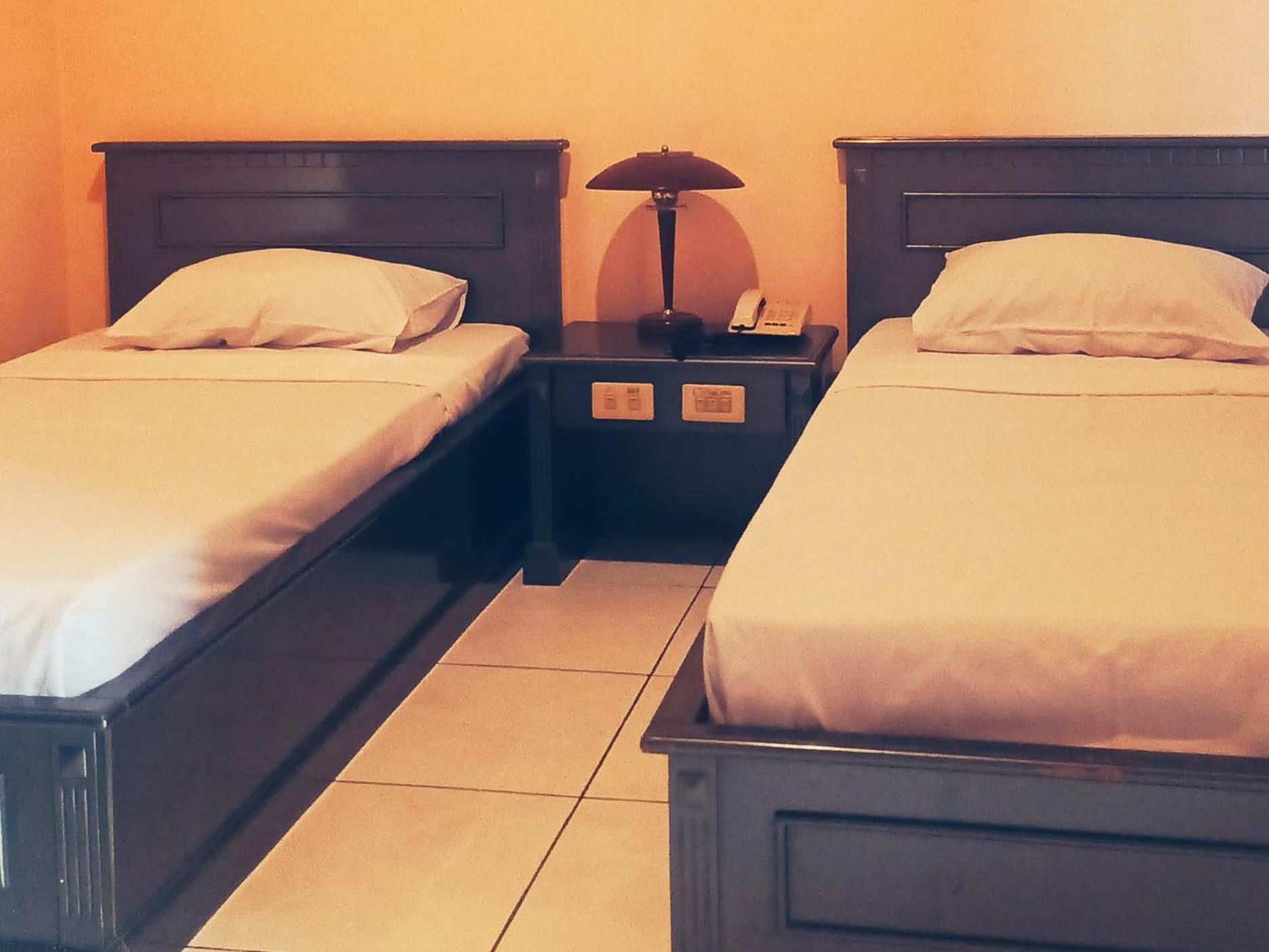 Hotel Wijaya ปูร์โวเคอร์โต ภายนอก รูปภาพ