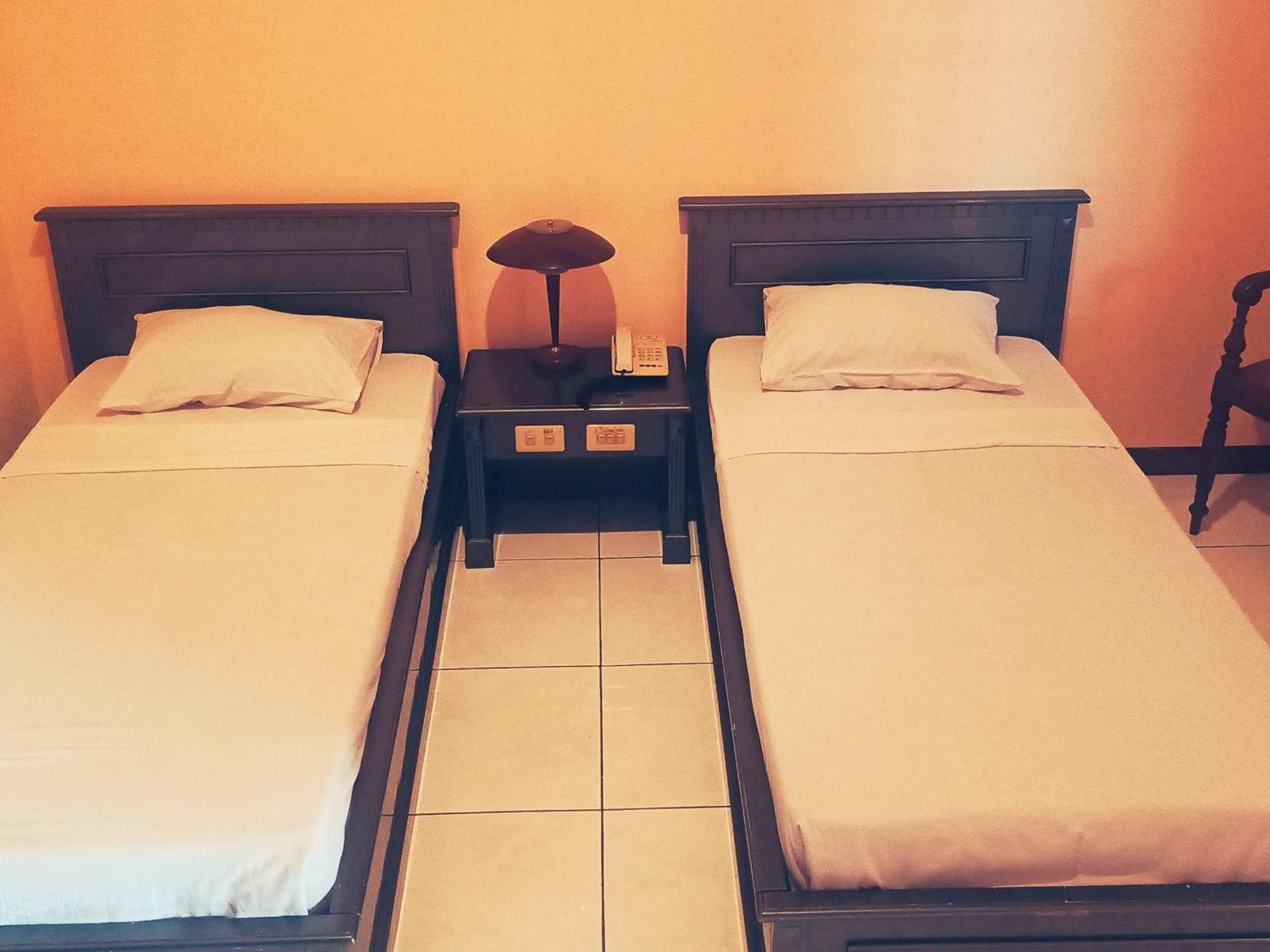 Hotel Wijaya ปูร์โวเคอร์โต ภายนอก รูปภาพ