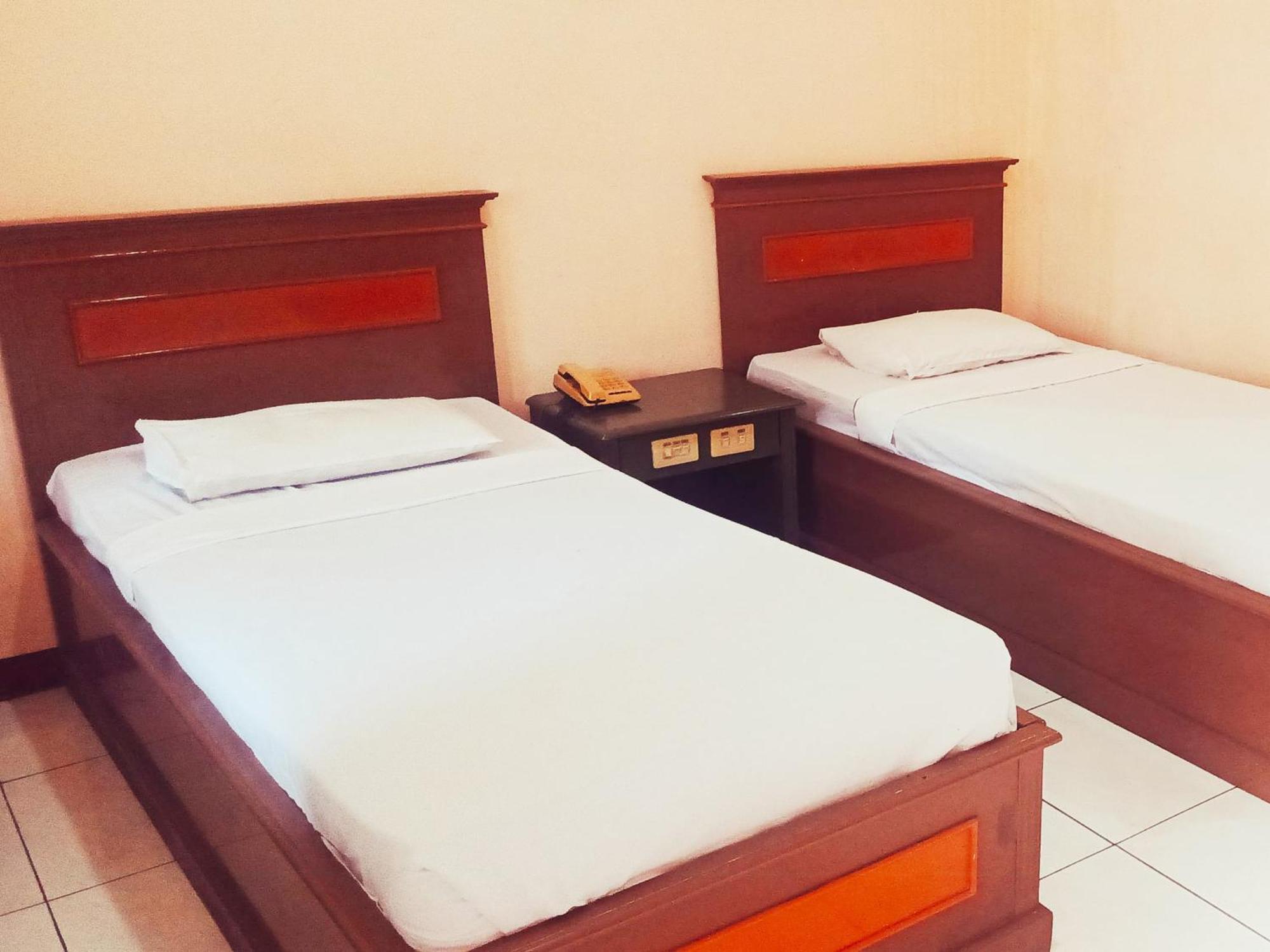 Hotel Wijaya ปูร์โวเคอร์โต ภายนอก รูปภาพ