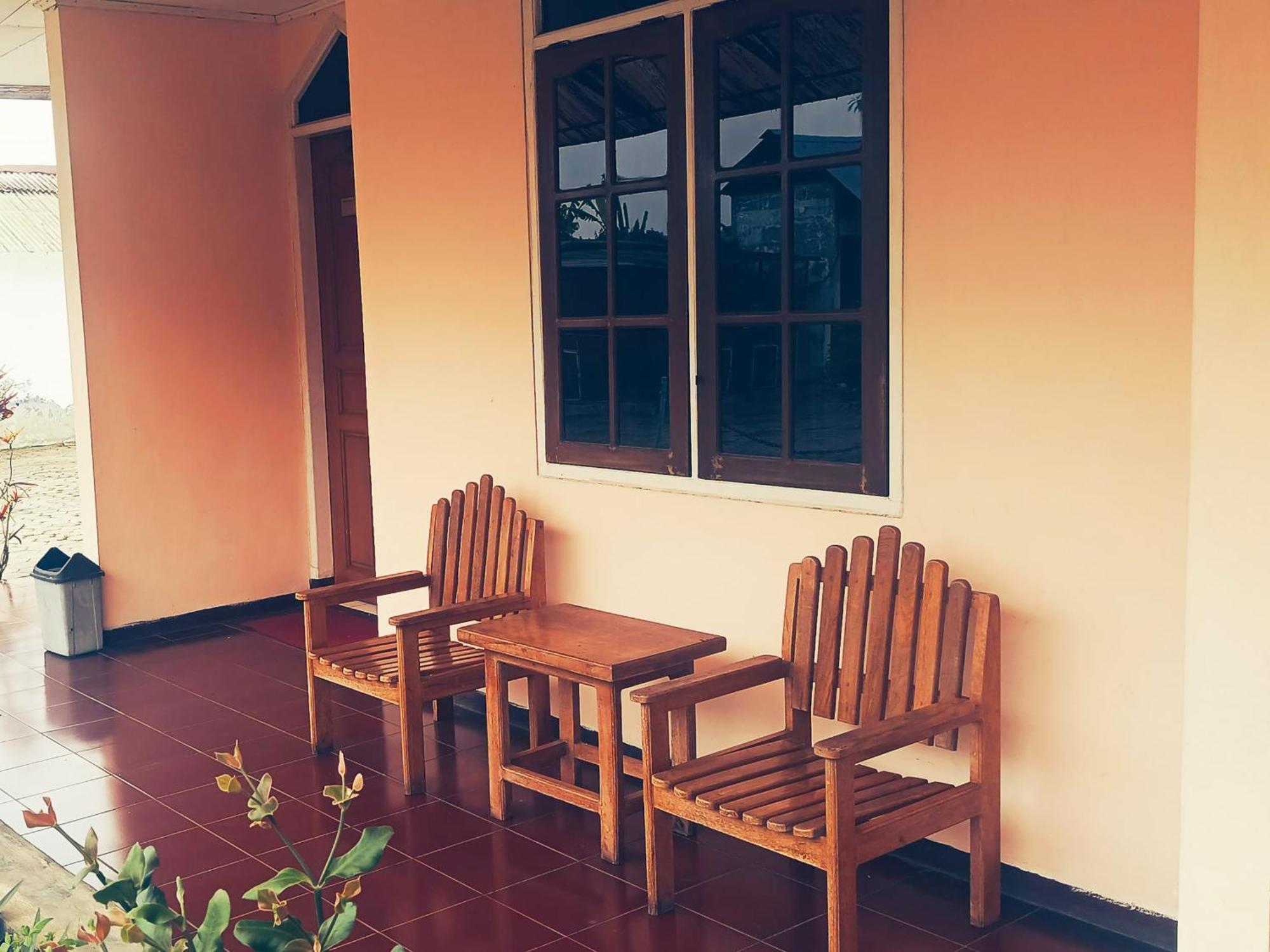 Hotel Wijaya ปูร์โวเคอร์โต ภายนอก รูปภาพ