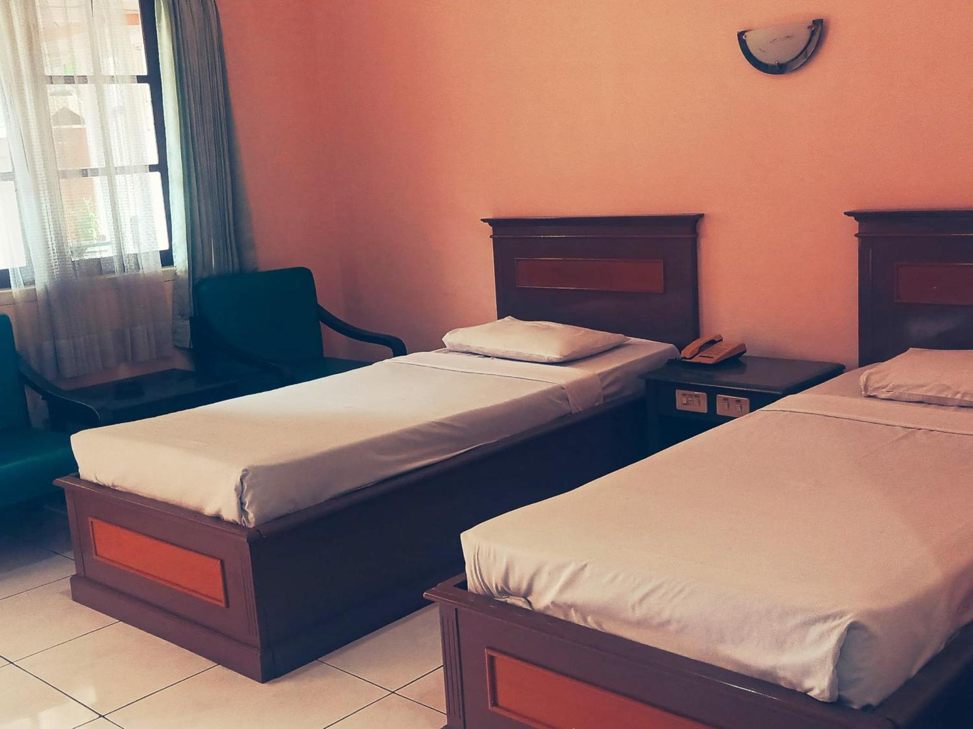 Hotel Wijaya ปูร์โวเคอร์โต ภายนอก รูปภาพ