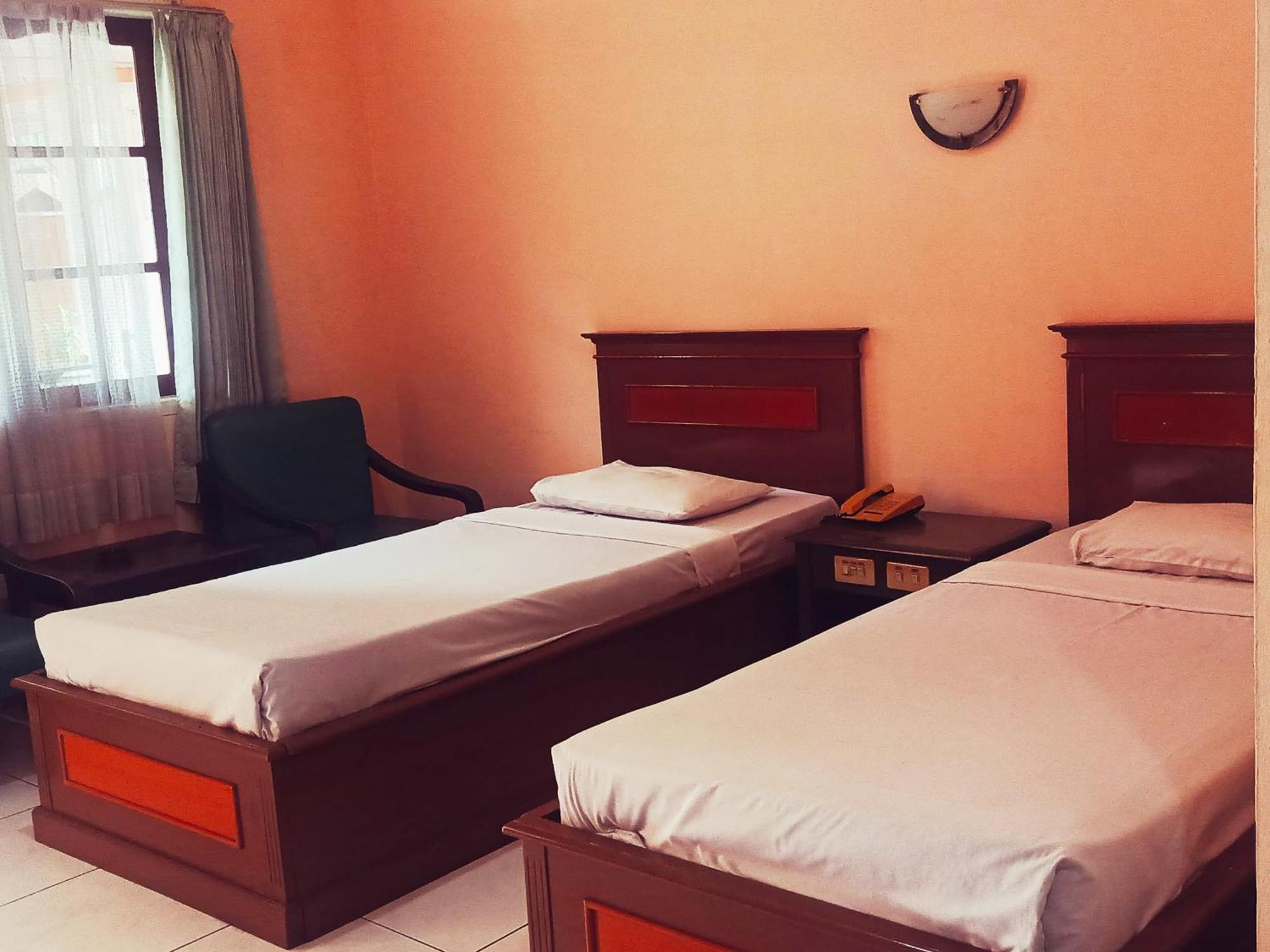 Hotel Wijaya ปูร์โวเคอร์โต ภายนอก รูปภาพ
