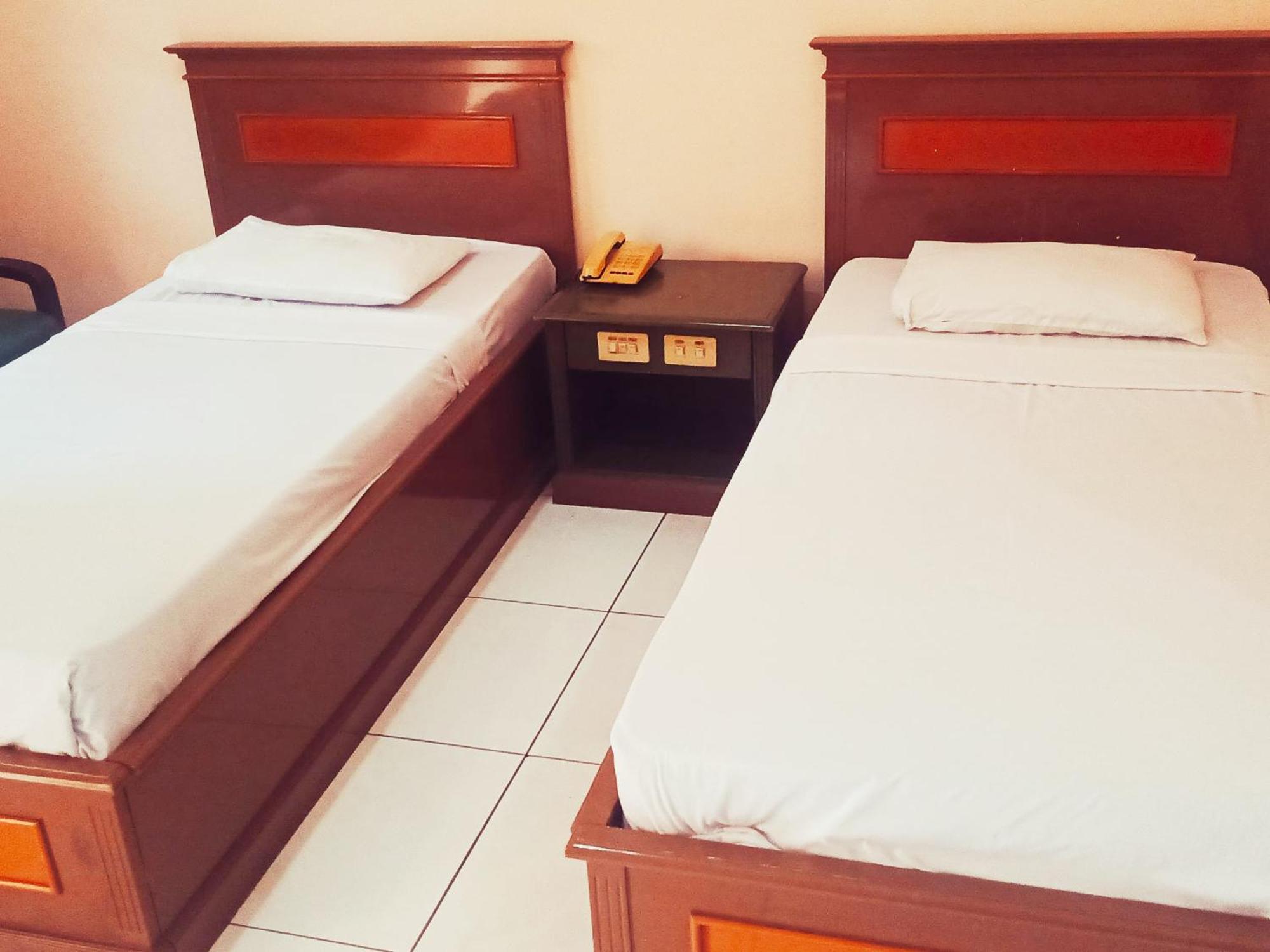 Hotel Wijaya ปูร์โวเคอร์โต ภายนอก รูปภาพ