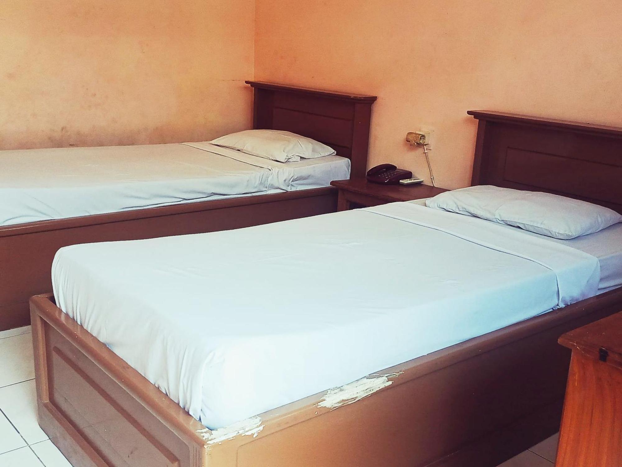 Hotel Wijaya ปูร์โวเคอร์โต ภายนอก รูปภาพ