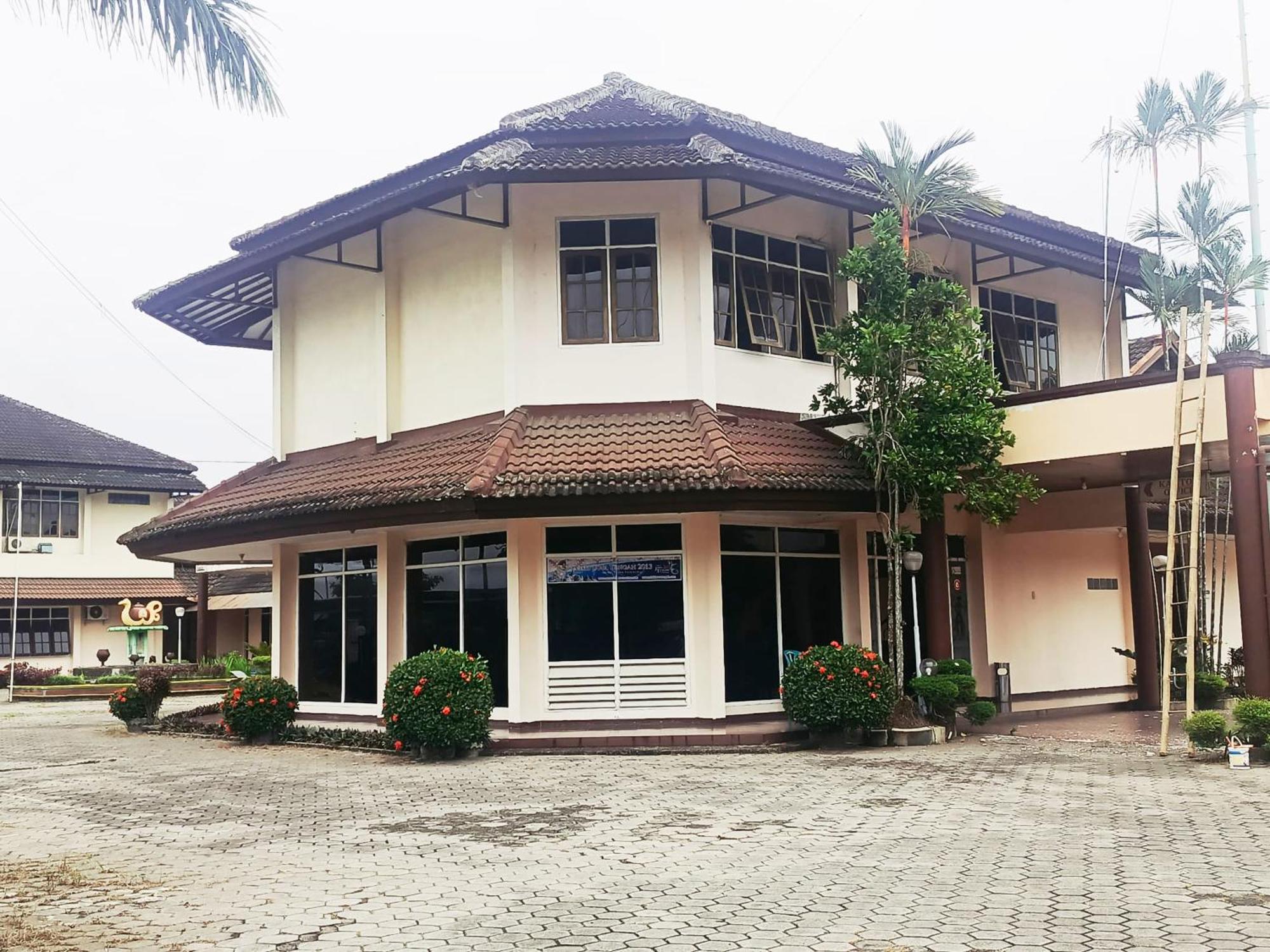 Hotel Wijaya ปูร์โวเคอร์โต ภายนอก รูปภาพ
