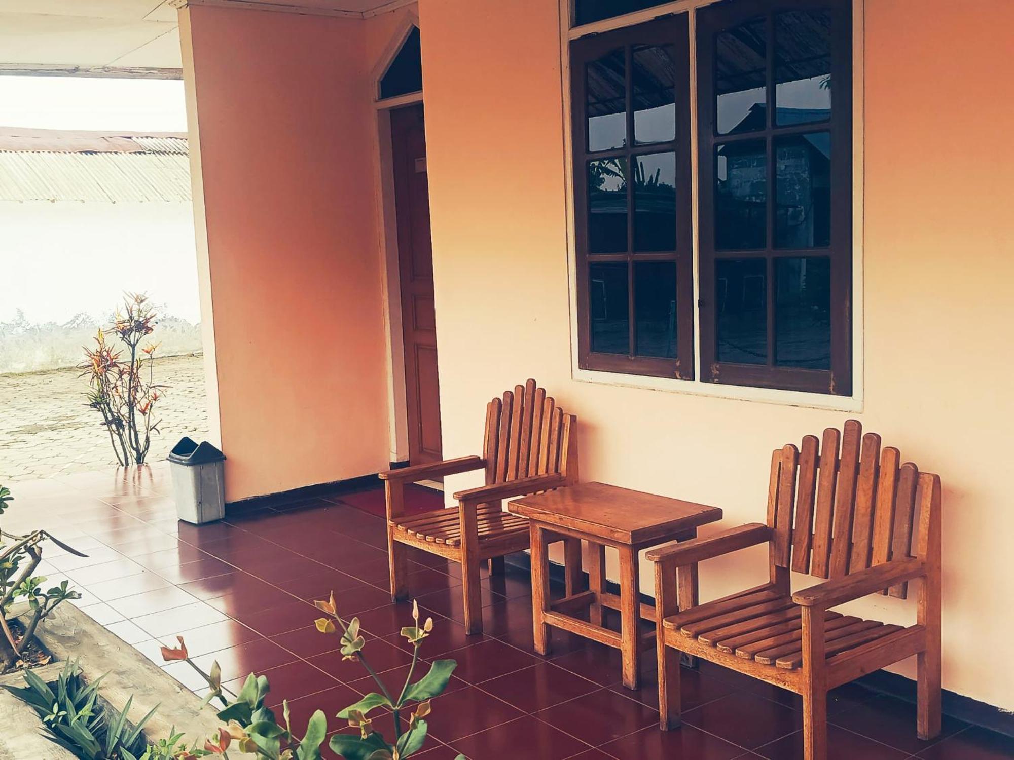 Hotel Wijaya ปูร์โวเคอร์โต ภายนอก รูปภาพ